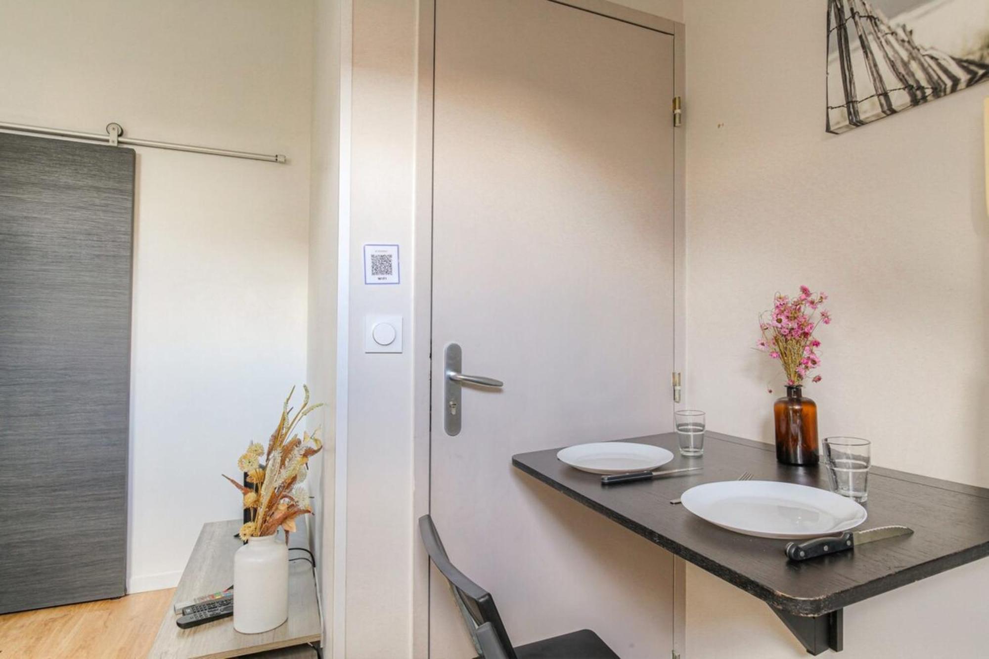 Cosy Pour Un Week-End Ou Deplacement Pro Lyon Luaran gambar